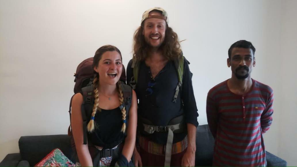 The Metro Pod - Backpackers A/C Dormitory Kochi Esterno foto