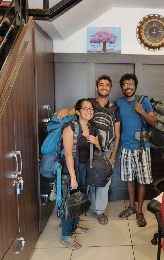 The Metro Pod - Backpackers A/C Dormitory Kochi Esterno foto
