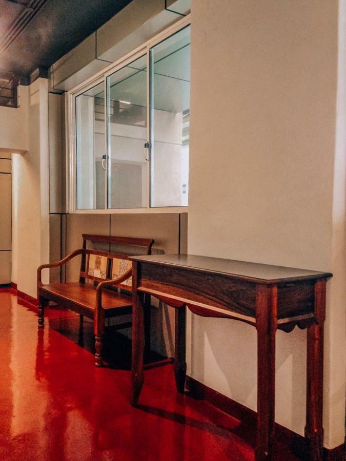 The Metro Pod - Backpackers A/C Dormitory Kochi Esterno foto